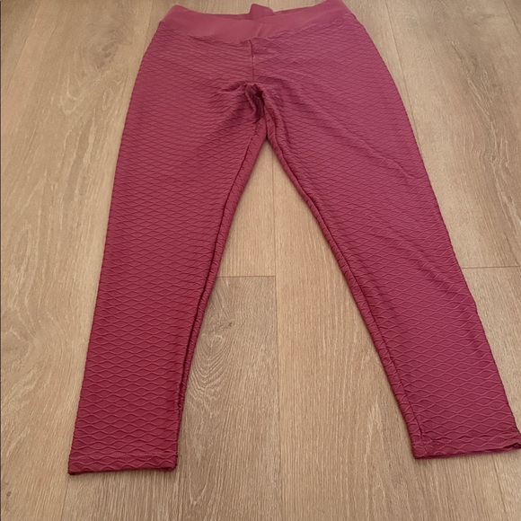 SHEIN Pants - SHEIN Textured High-Waist Leggings in Deep Berry Size Large fits Med too